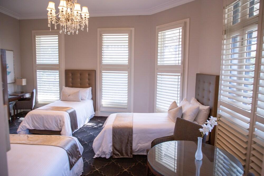 Royal Hotel Randwick Room Type - Deluxe Family Room
