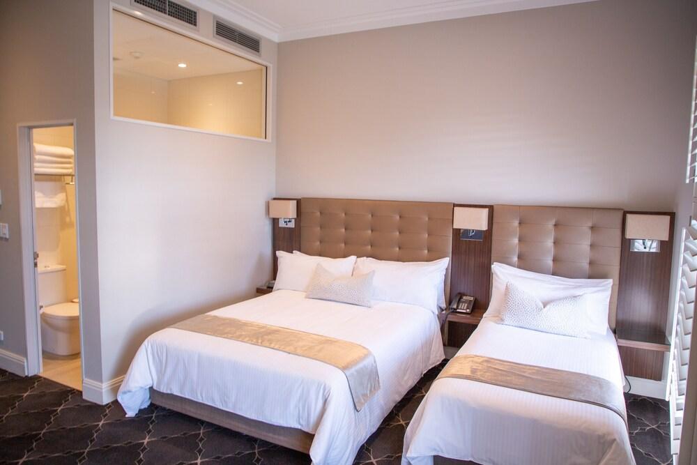 Royal Hotel Randwick Room Type - Standard Family Room