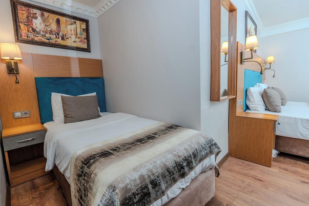 Seatanbul Hotel Room Type - Double Room with Street View and Balcony