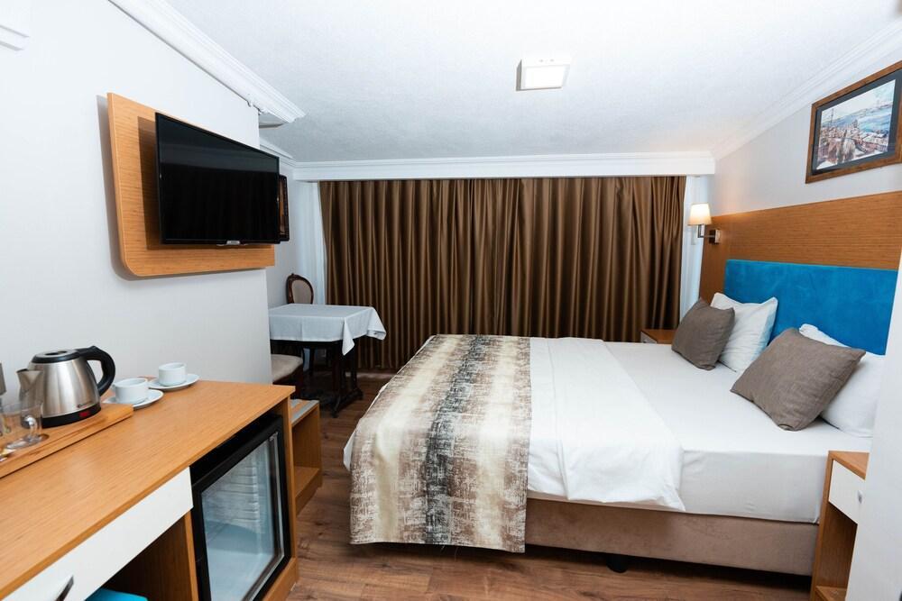 Seatanbul Hotel Room Type - Double Room with Sea View and Balcony Seatanbul Hotel Room Type - Double Room with Sea View and Balcony