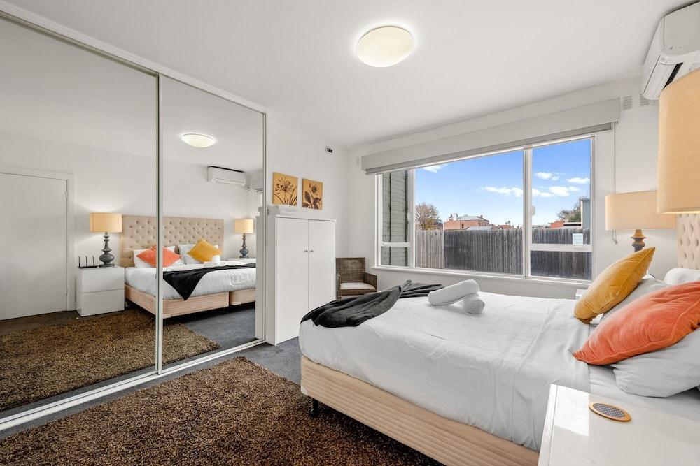 StayCentral - Brunswick Vibe Parkville - Tap to explore photos