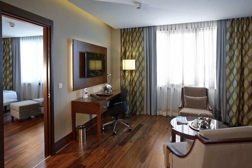 Crowne Plaza ISTANBUL - ORYAPARK - Tap to explore photos