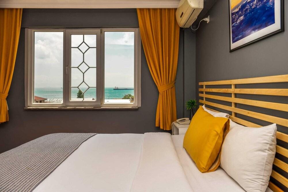 Sayeban Hotel Istanbul Room Type - Family Triple Room, Multiple Beds, Non Smoking, Sea View Sayeban Hotel Istanbul Room Type - Family Triple Room, Multiple Beds, Non Smoking, Sea View