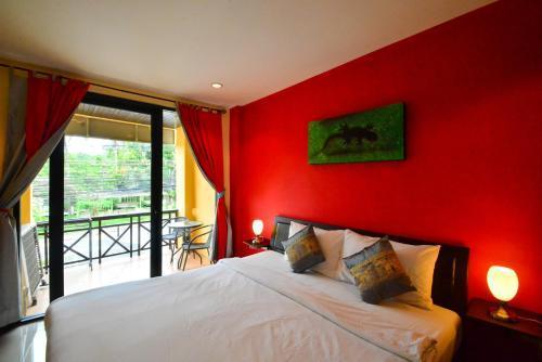 Gecko Hotel - Tap to explore photos