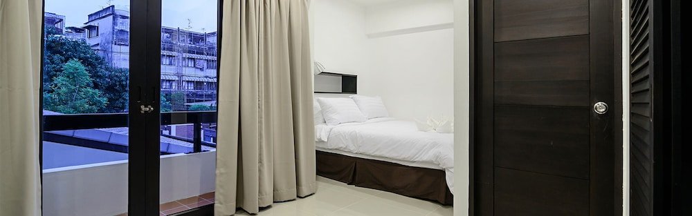 UMA Residence Room Type - Superior Queen bed - No elevator (Room Only)