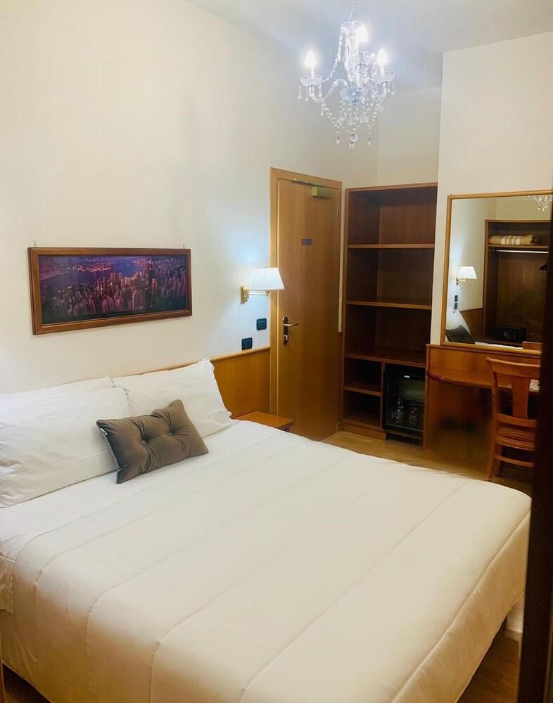 Cassia Hotel Room Type - Triple Room