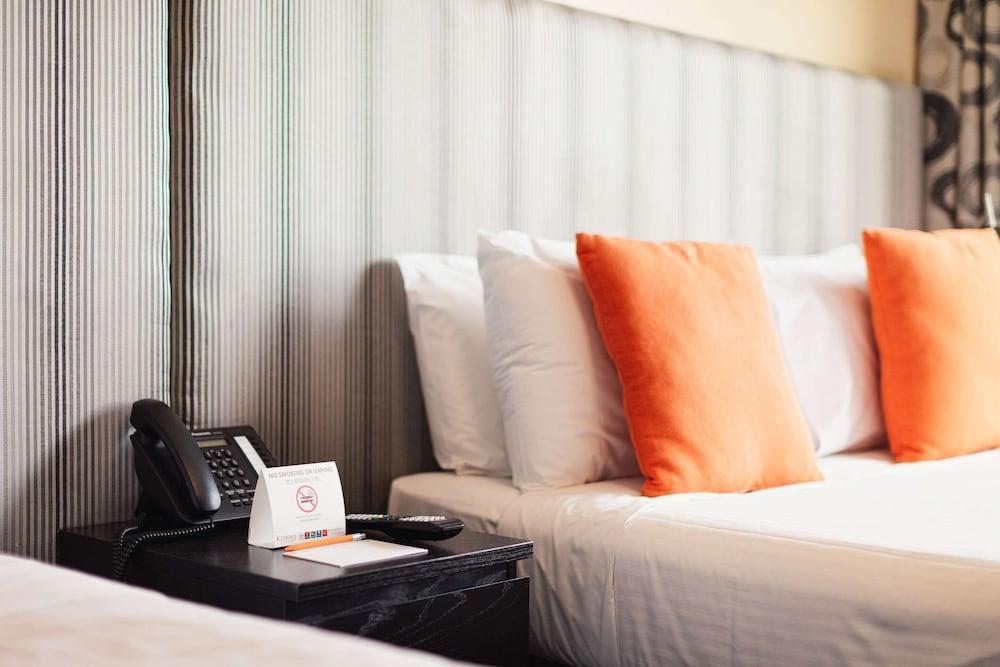 Comfort Hotel East Melbourne - Tap to explore photos