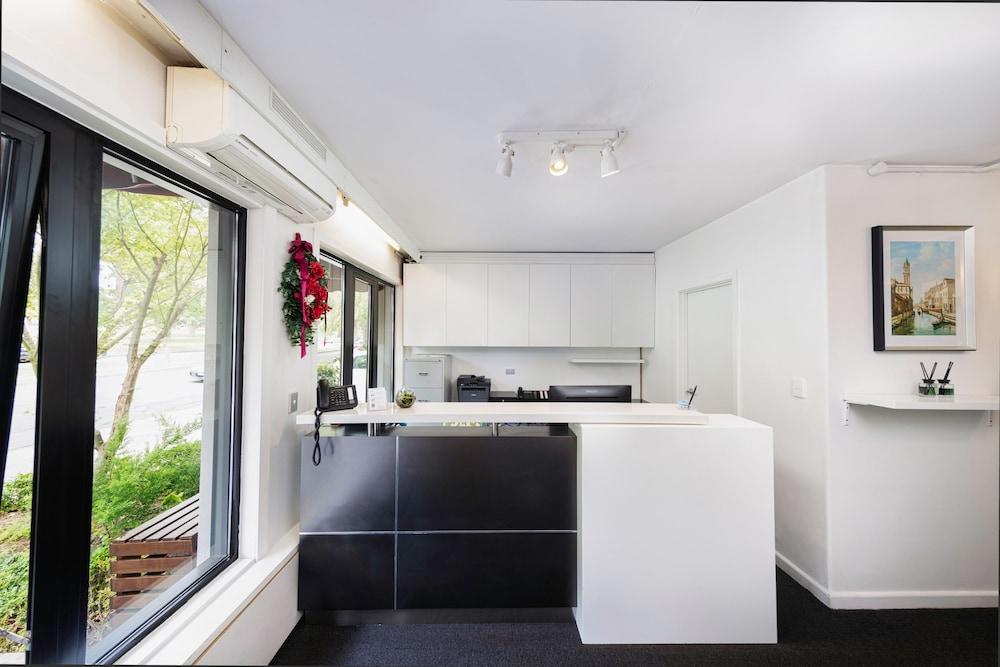 Comfort Hotel East Melbourne