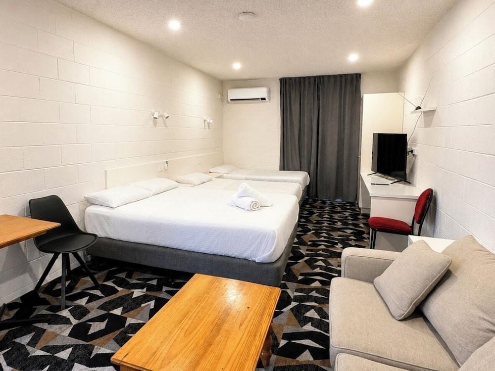 Pathfinder Motel Room Type - Twin Room - with Kitchenette Pathfinder Motel Room Type - Twin Room - with Kitchenette