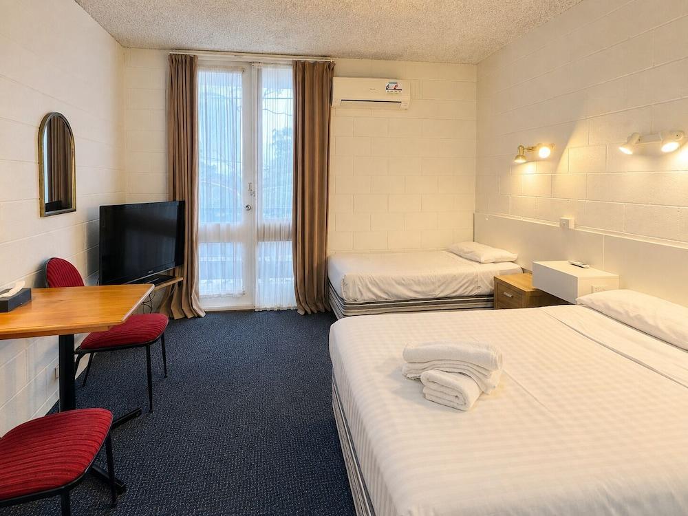 Pathfinder Motel Room Type - Twin Room