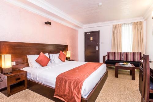Ceylon City Hotel, Colombo - Tap to explore photos