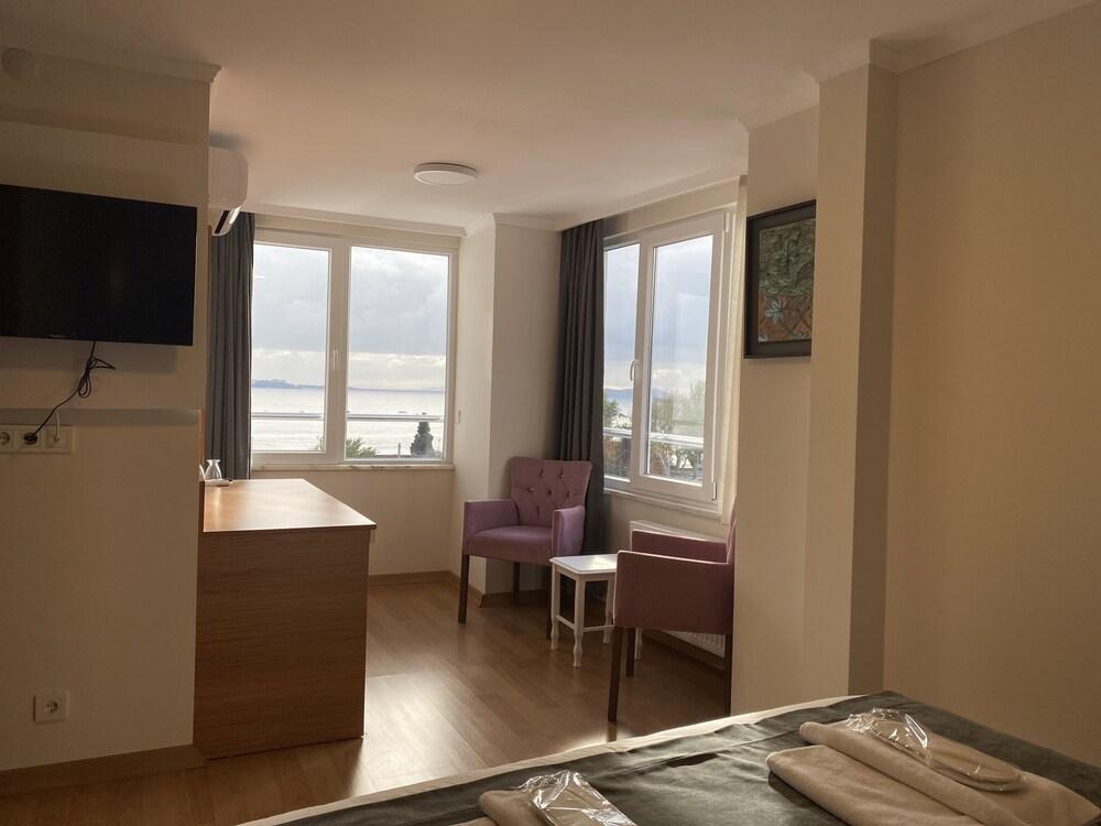 Spinel Hotel Room Type - Deluxe Room