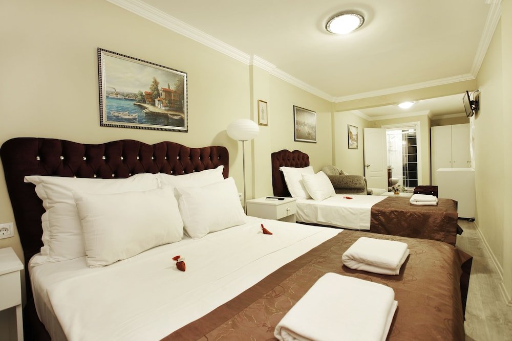 Spinel Hotel Room Type - Triple Room