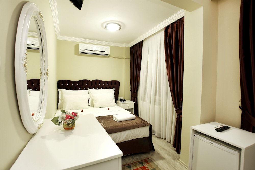Spinel Hotel Room Type - Economy Room, 1 Double Bed