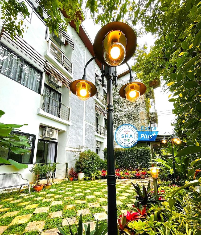 Ideo Phuket Hotel - Tap to explore photos