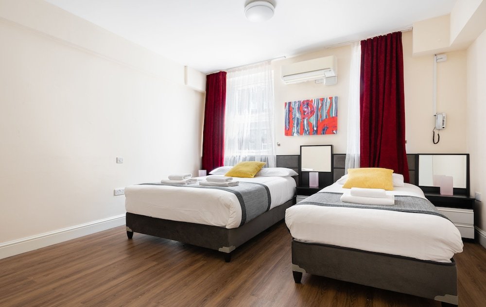 Central Hoxton Shoreditch Room Type - Comfort Triple Room, Private Bathroom