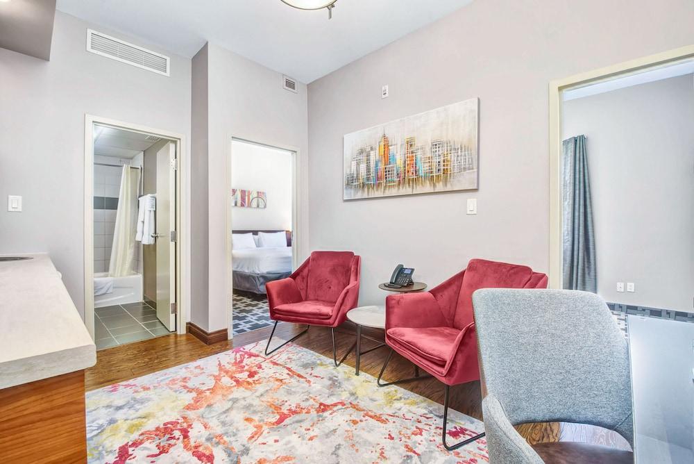 Willowdale Hotel Toronto North York Room Type - Family Suite, 2 Bedrooms, Kitchenette