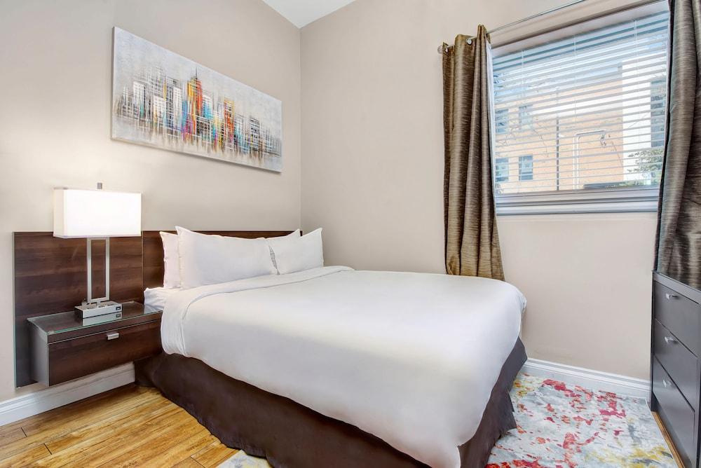 Willowdale Hotel Toronto North York Room Type - Suite, 1 Queen Bed, Kitchenette