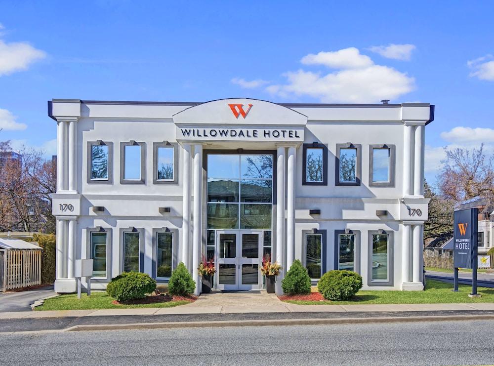 Willowdale Hotel Toronto North York - Tap to explore photos