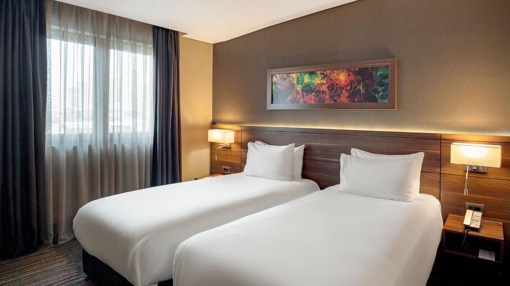 Holiday Inn ISTANBUL - KADIKOY - Tap to explore photos