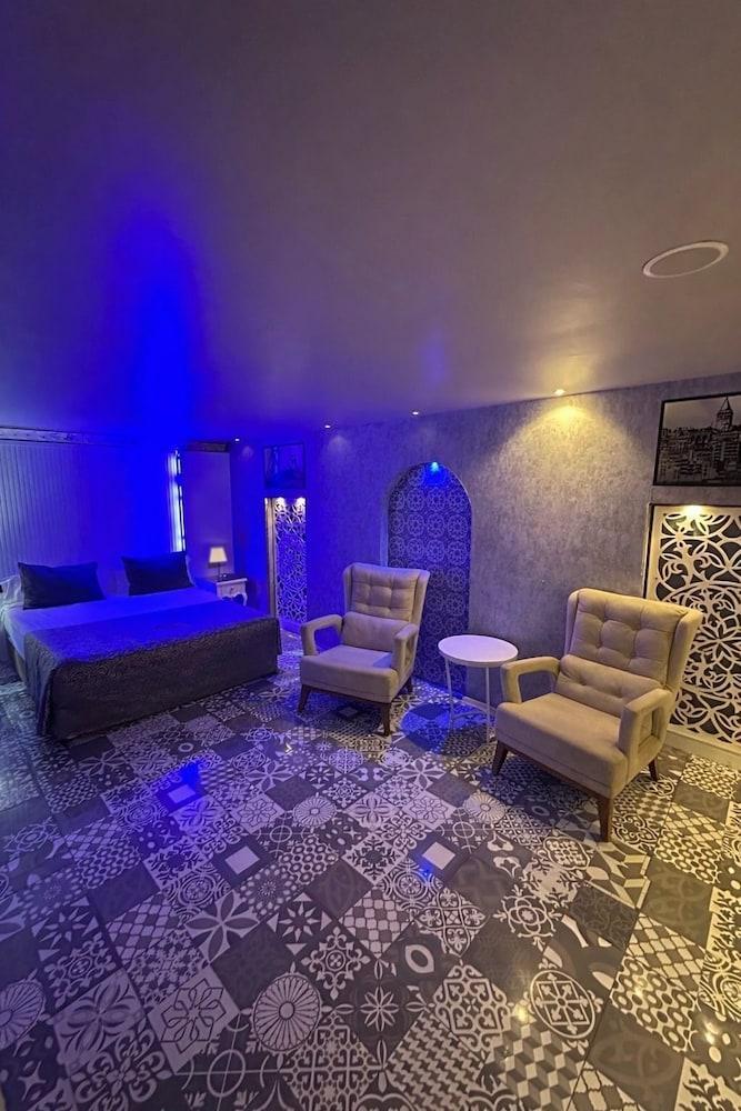Leyenda Hotel Room Type - Standard Quadruple Room