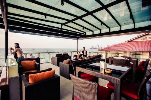 Serenotel Pattaya Beach Front - Tap to explore photos