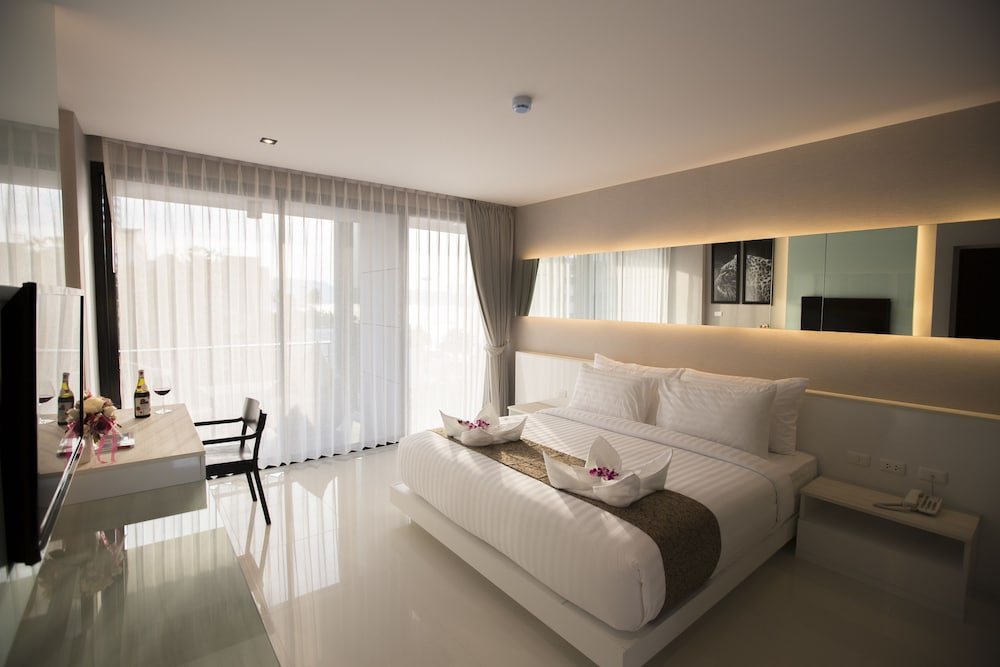 Serenotel Pattaya Beach Front Room Type - Family Double or Twin Room Serenotel Pattaya Beach Front Room Type - Family Double or Twin Room