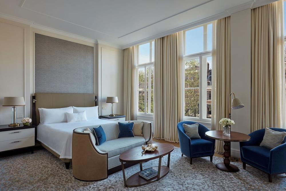 Waldorf Astoria Amsterdam by Hilton Room Type - Grand Room, 1 King Bed, Canal View (Premier)