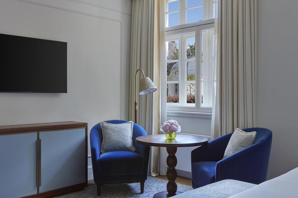 Waldorf Astoria Amsterdam by Hilton Room Type - Grand Room, 1 King Bed, Patio