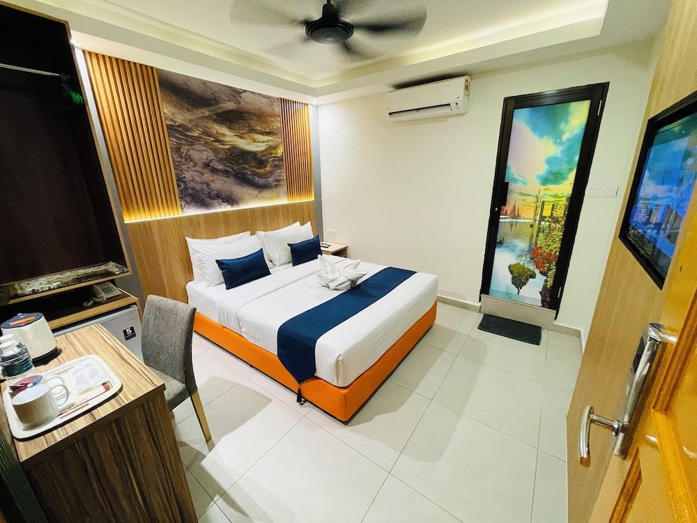 Easy Hotel Kl Sentral Room Type - Deluxe Queen Room