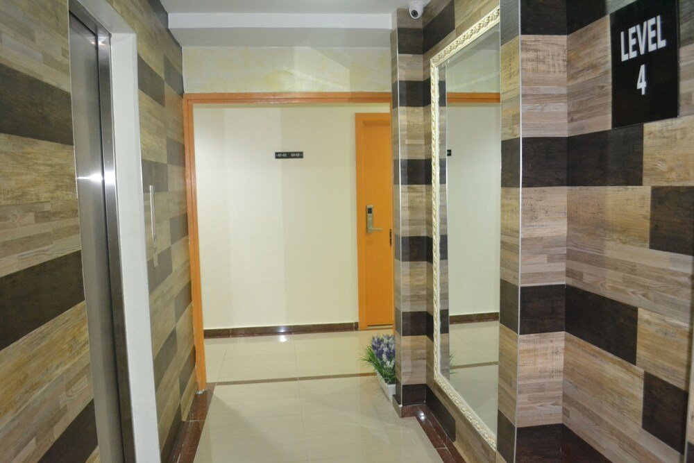 Easy Hotel Kl Sentral - Tap to explore photos