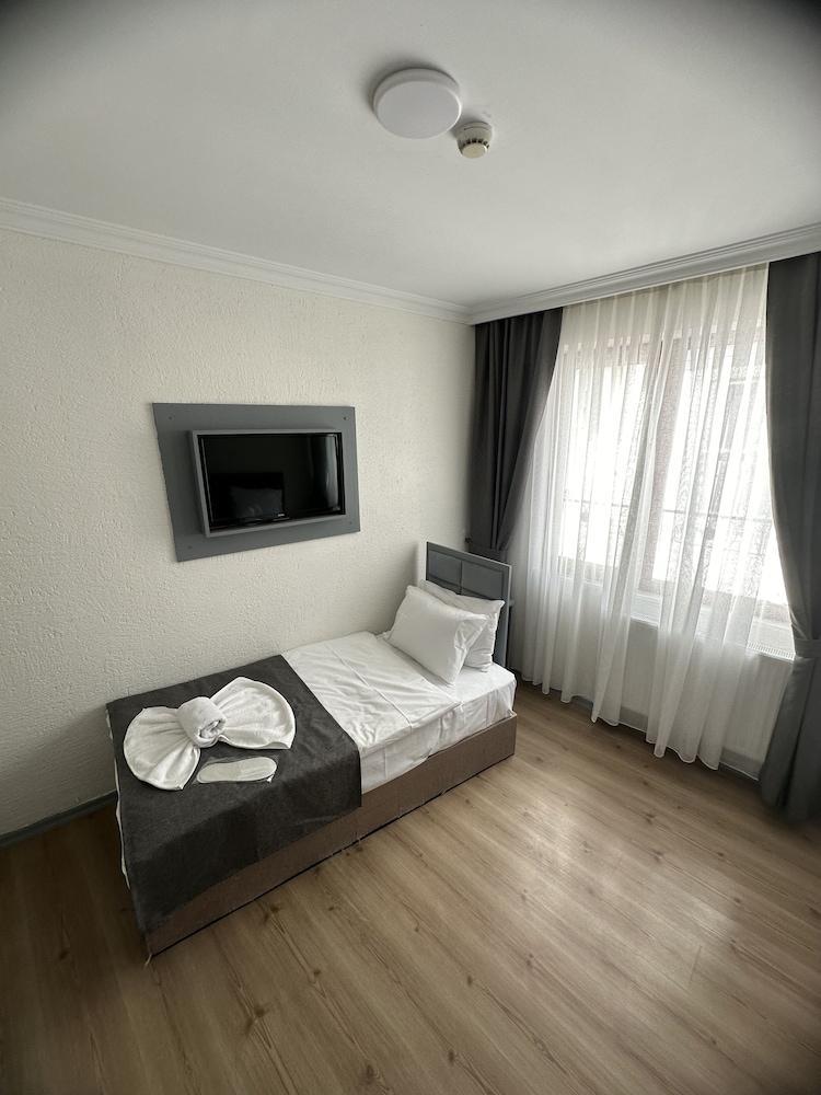Big Orange Hotel Old City Room Type - Triple Room