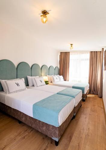 Cheers Hostel Room Type - Quadruple Room with Terrace
