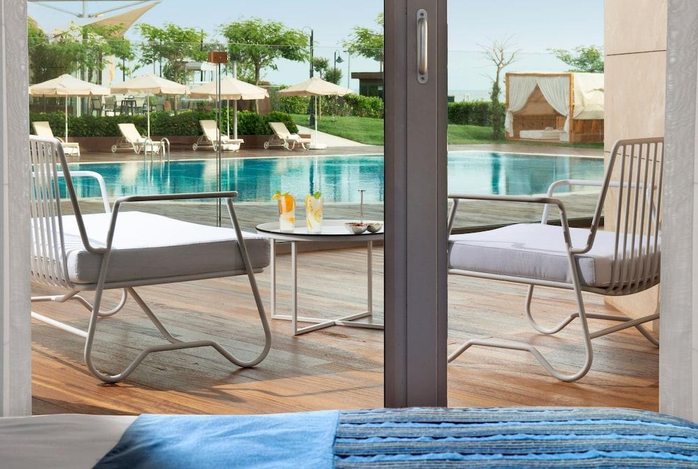 Crowne Plaza Istanbul Florya - Tap to explore photos