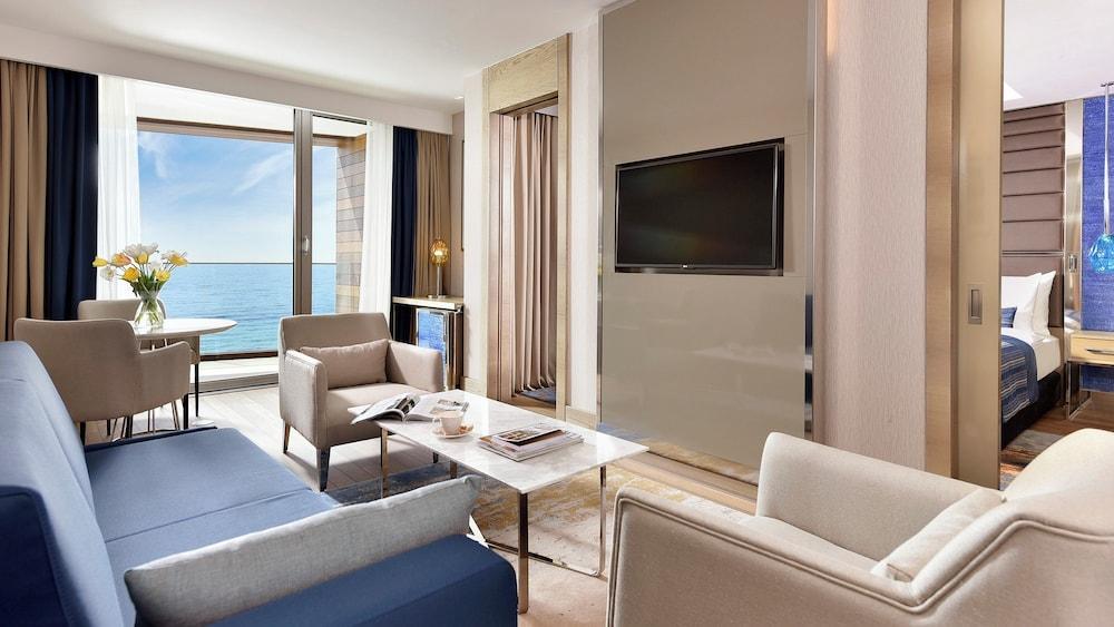 Crowne Plaza Istanbul Florya Room Type - 1 King Junior Suite Sofa Bed SeaView