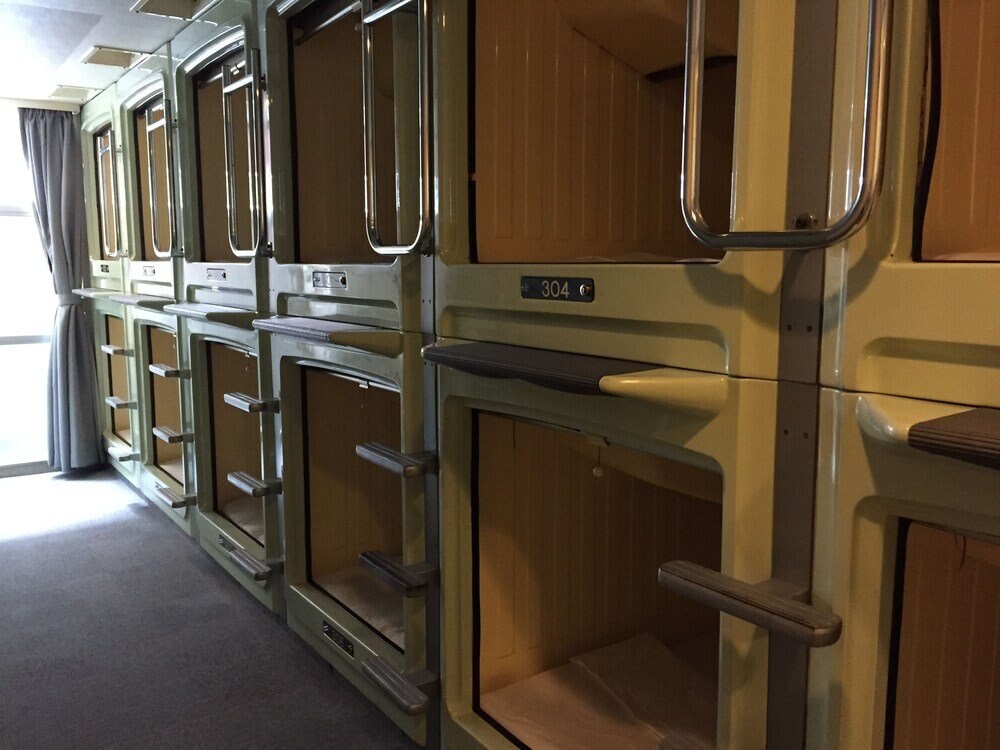 Capsule Inn Hamamatsucho - Tap to explore photos