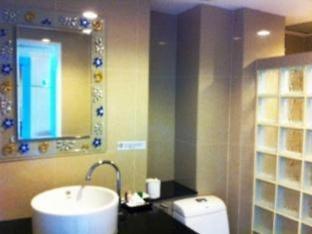 Krabi Serene Loft Hotel - Tap to explore photos