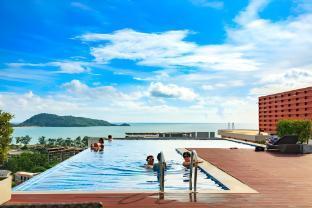 The Unity and The Bliss Patong Residence - Tap to explore photos