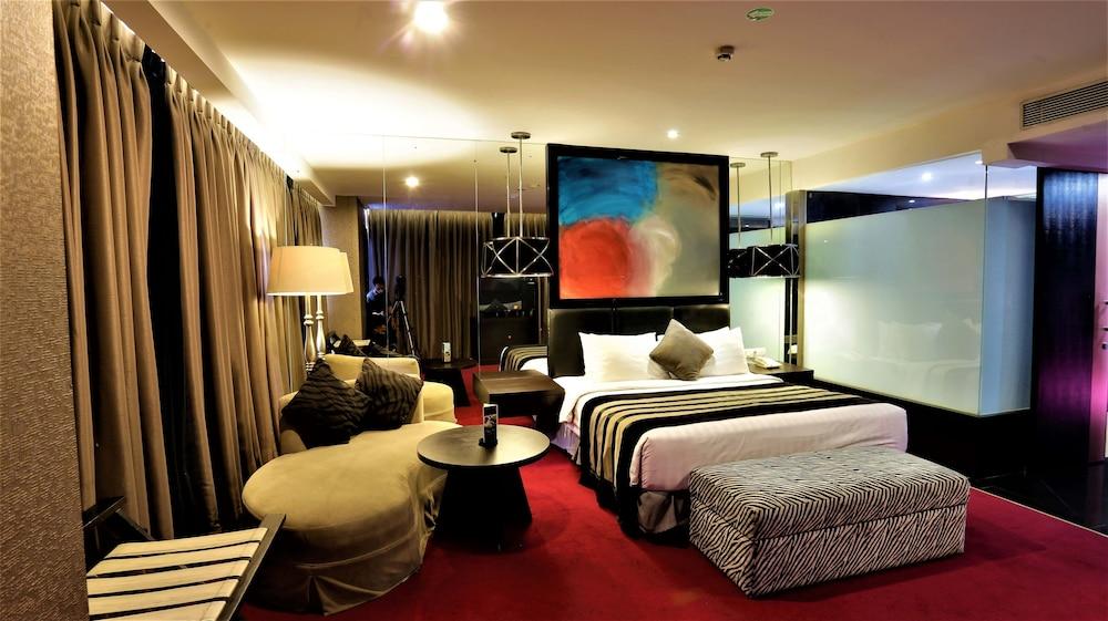 Amaroossa Cosmo Jakarta Room Type - Executive Twin Room (Room Only)