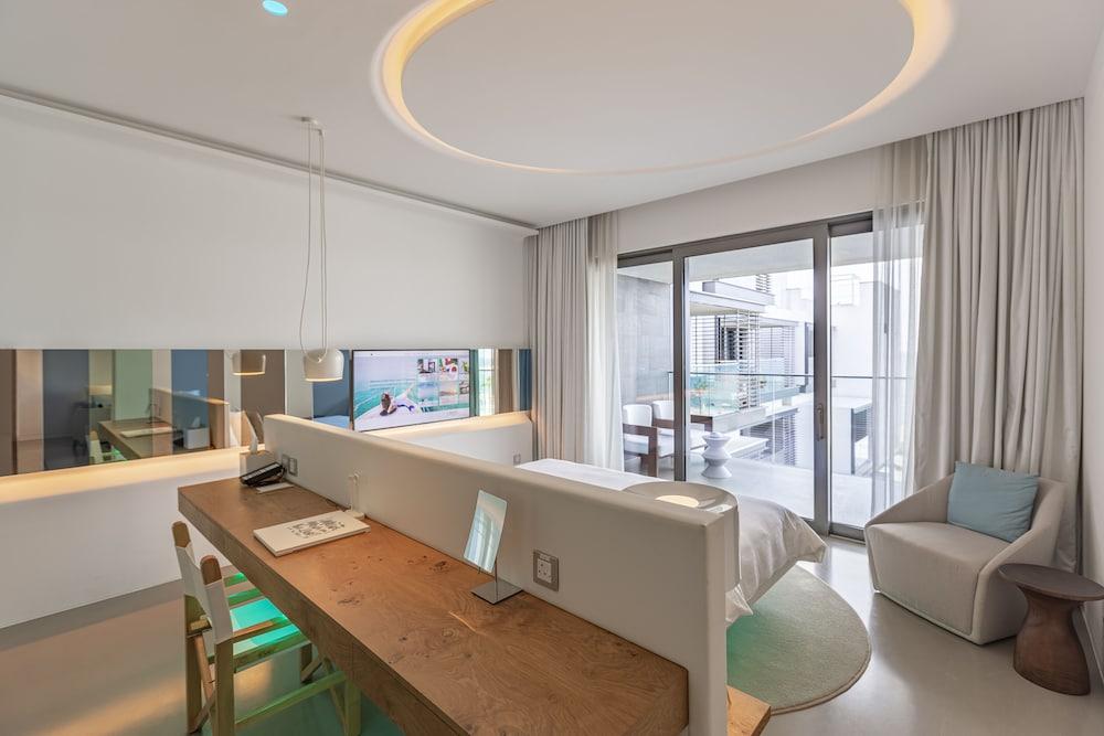 Nikki Beach Resort & Spa Dubai Room Type - Signature Suite Skyline King