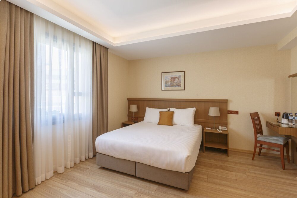 Lalahan Room Type - Standard Triple Room