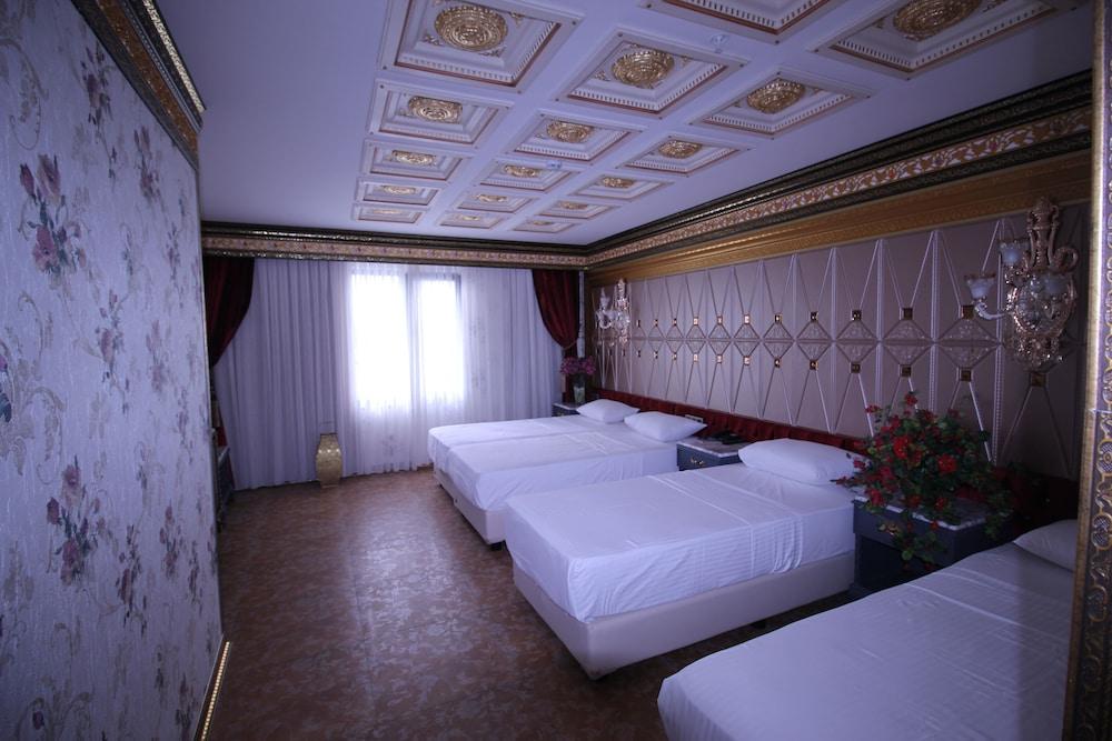 Laleli Blue Marmaray Hotel Room Type - Family Quadruple Room, City View