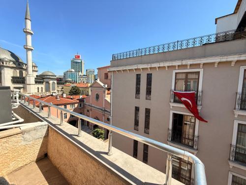 IQ Houses Room Type - Deluxe Double Room with Balcony