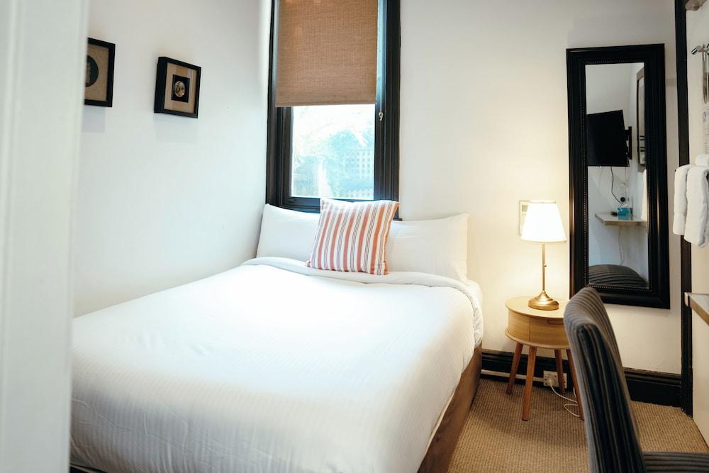 Cremorne Point Manor Room Type - Double Room with Shared Bathroom