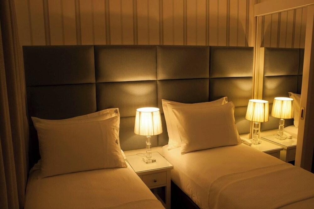 Ten Rooms Hotel Istanbul - Tap to explore photos