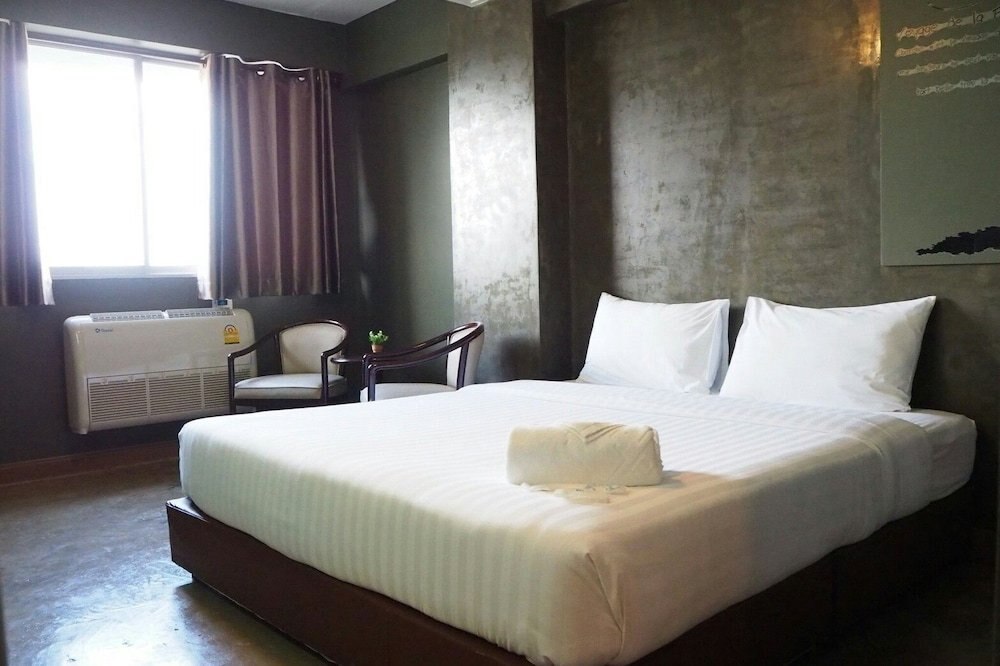 Happyland Mansion Room Type - Loft Room