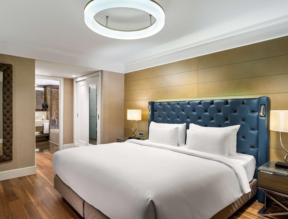 Radisson Blu Hotel, Istanbul Sisli Room Type - Superior Suite-City View amp; Lounge Access