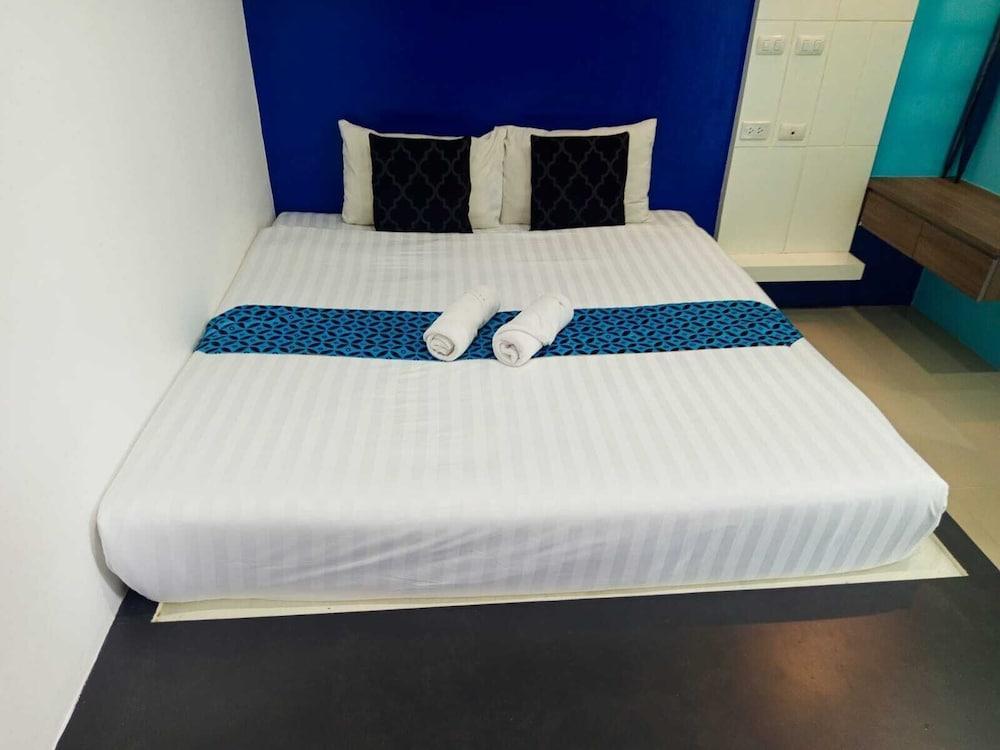Hotel The Journey Patong New Room Type - Budget Double Room with Balcony