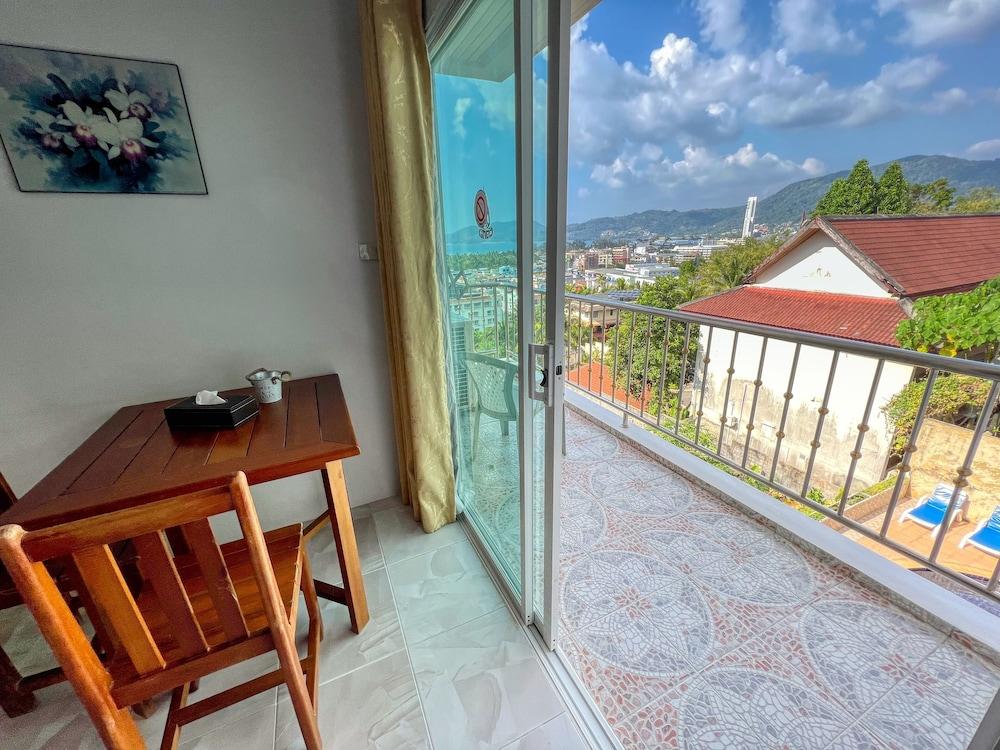 SR Sea View Apartments Room Type - Deluxe Studio, 2 Double Beds, Ocean View