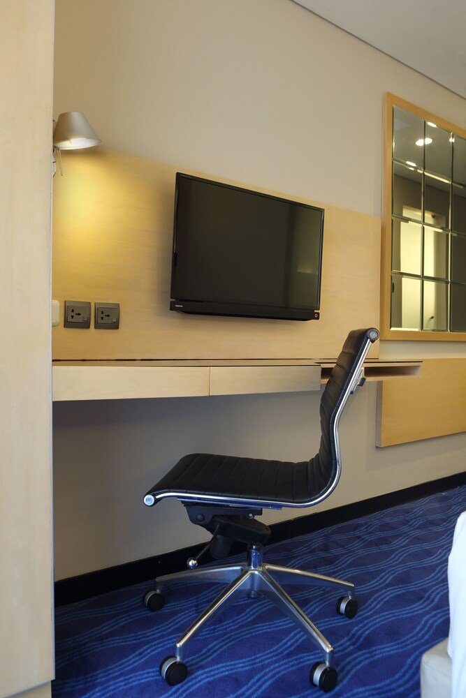 Holiday Inn Express JAKARTA THAMRIN - Tap to explore photos